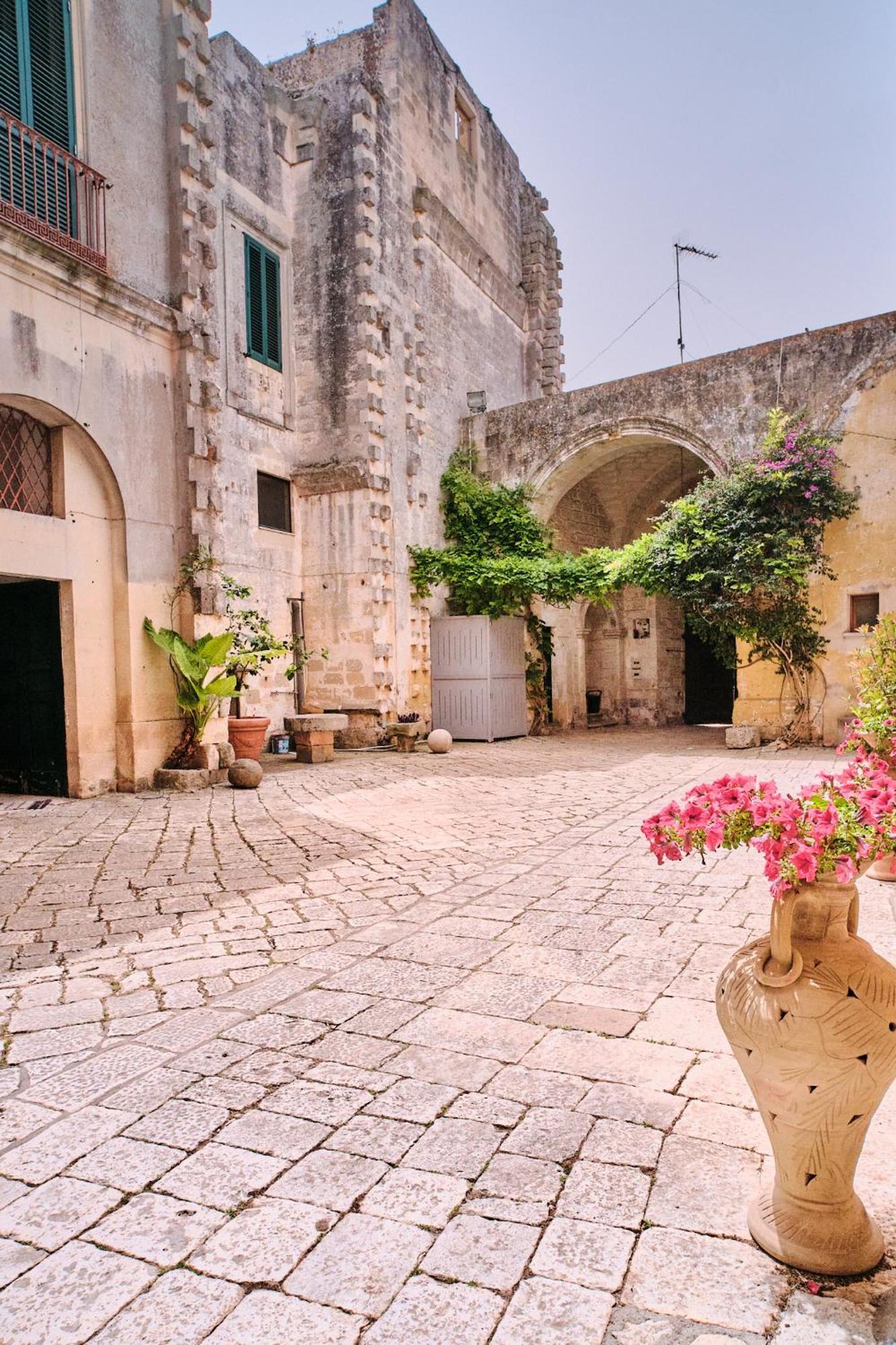 Hotel Palazzo Scarciglia Minervino di Lecce Esterno foto